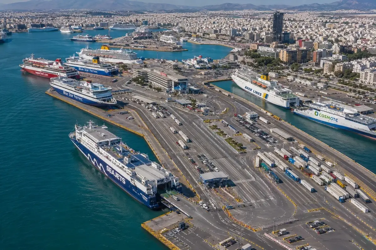 Prom pasażerski i podróż morska: Piraeus – Anafi