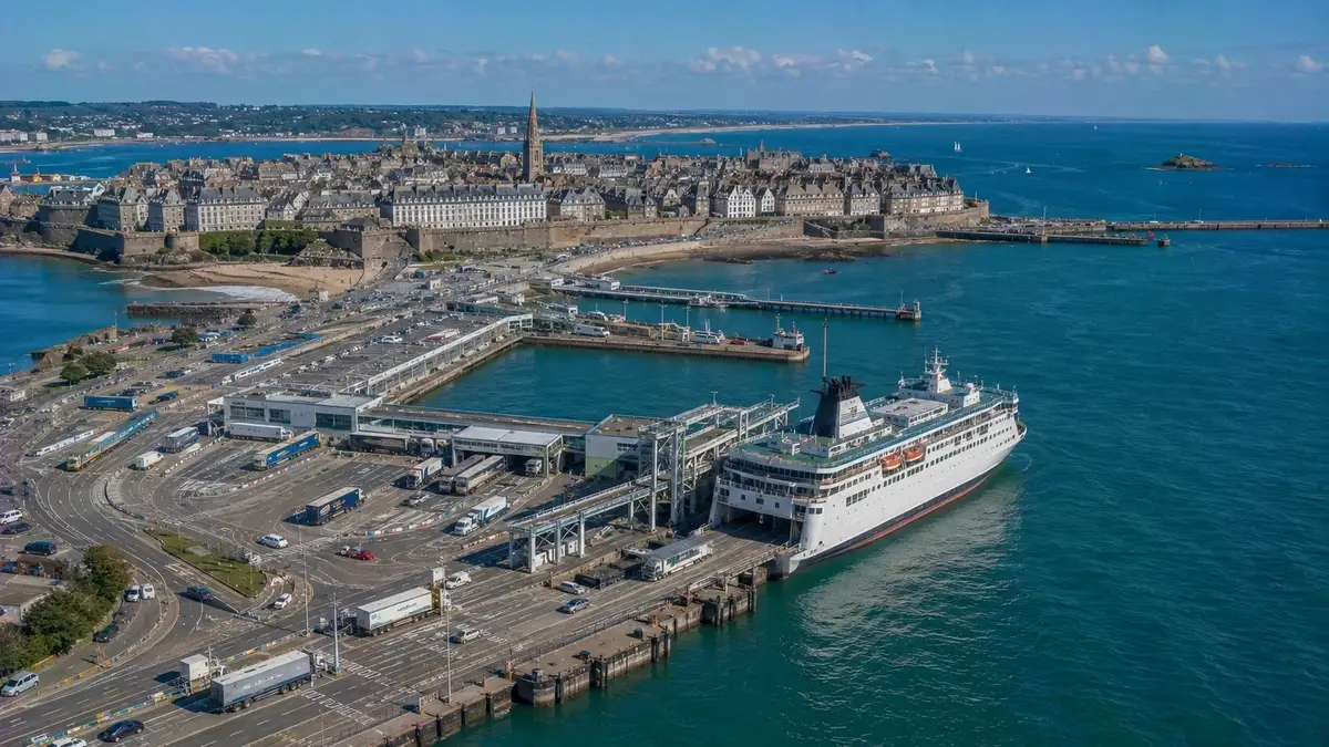 Prom pasażerski i podróż morska: Poole – St Malo